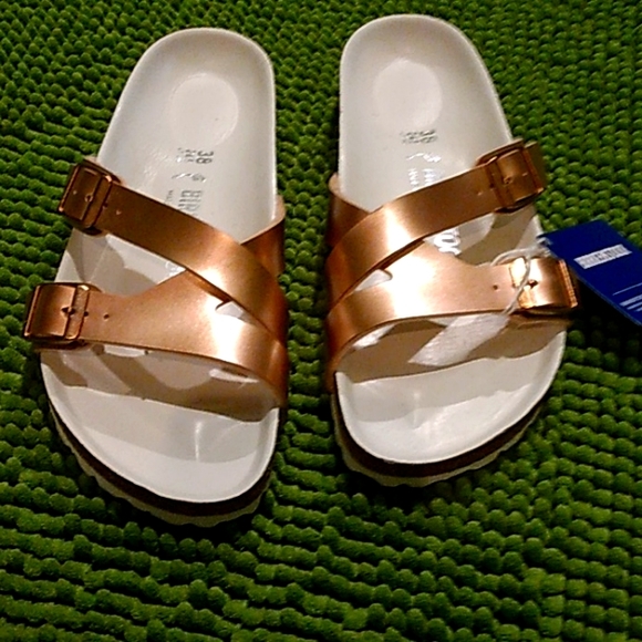 Birkenstock Shoes - NWT Birkenstock Yao Lux Birko-Flor Sandals, in ROSE GOLD, SIZE 7.5 NWT
